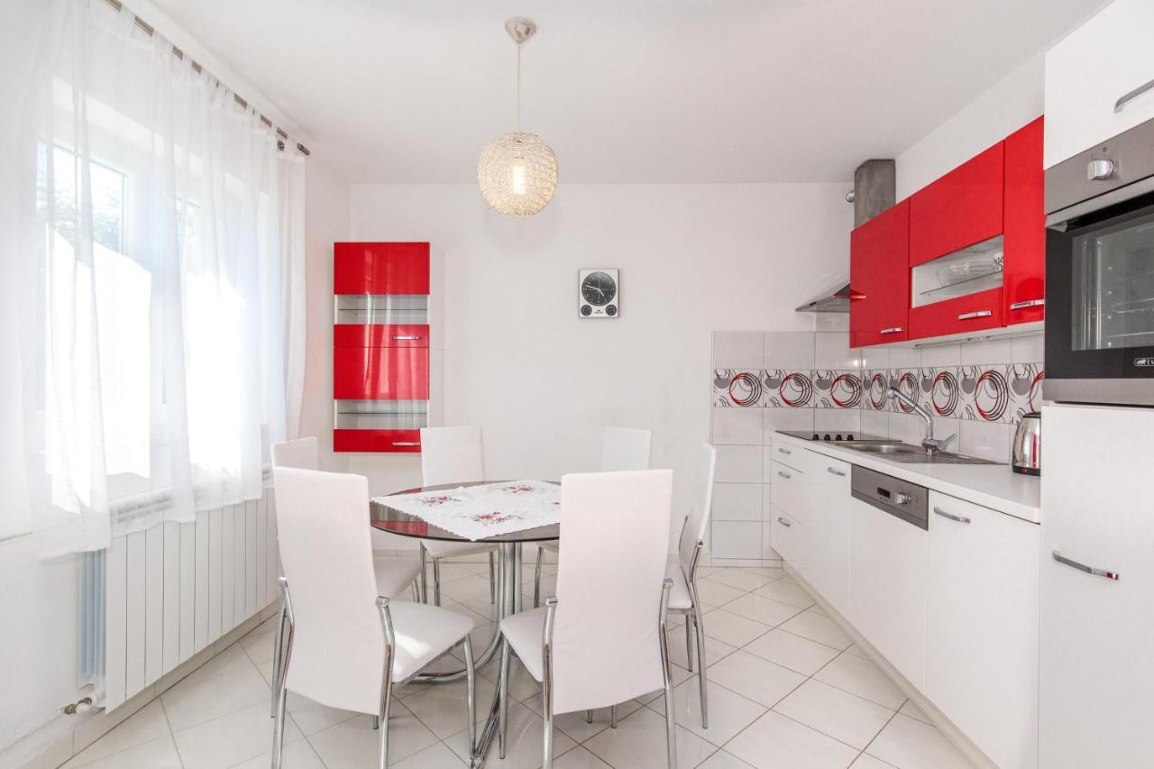 Apartment Lavanda With Beautiful Garden Krk Town Exterior photo